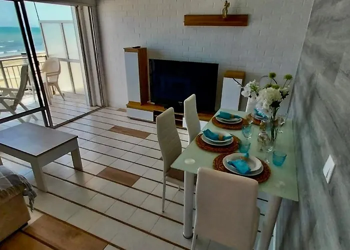 Beachfront Apartment - La Mata